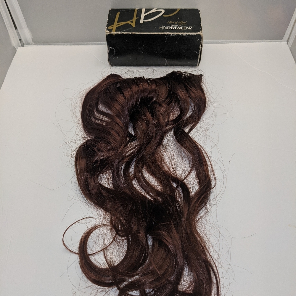 Hair Between Extension